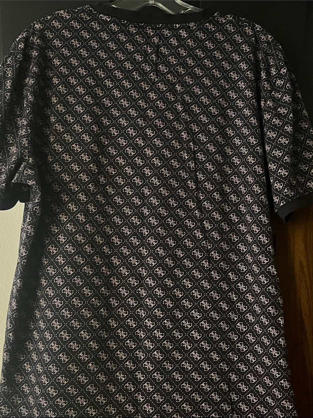 Preowned  Retro Ringer  Guess Shirt Size Medium . - Picture 9 of 15